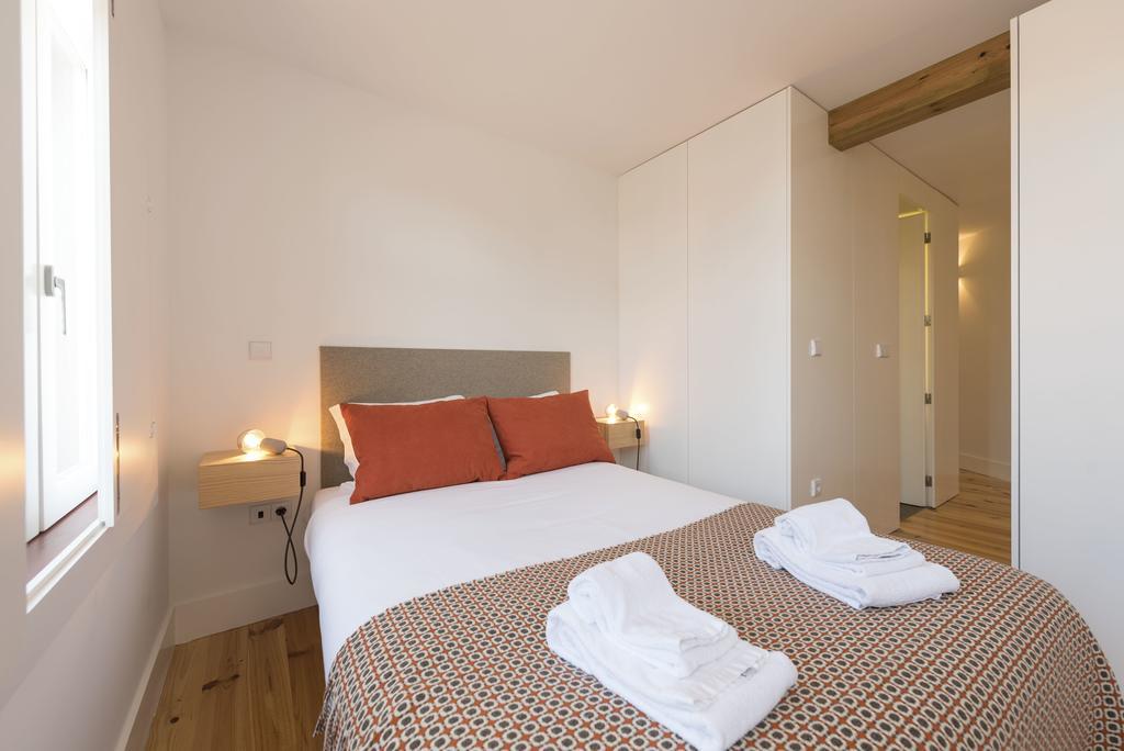 Lovelystay - Top Floor Balcony Apartment ポルト エクステリア 写真