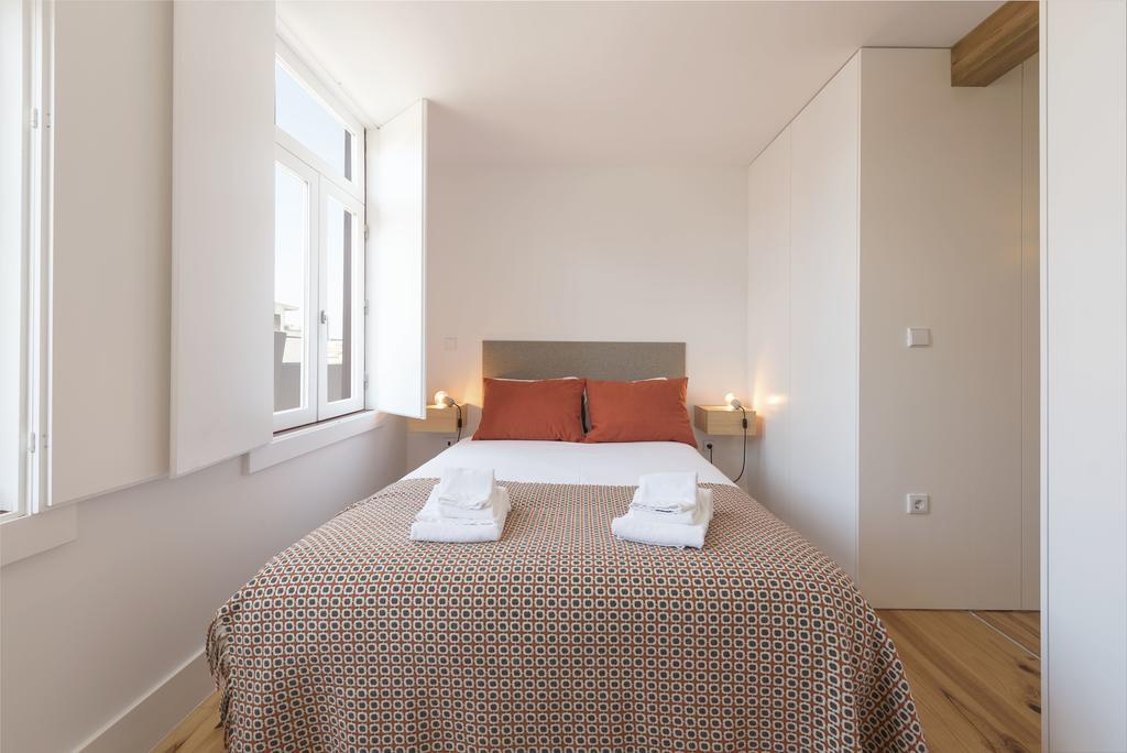 Lovelystay - Top Floor Balcony Apartment ポルト エクステリア 写真