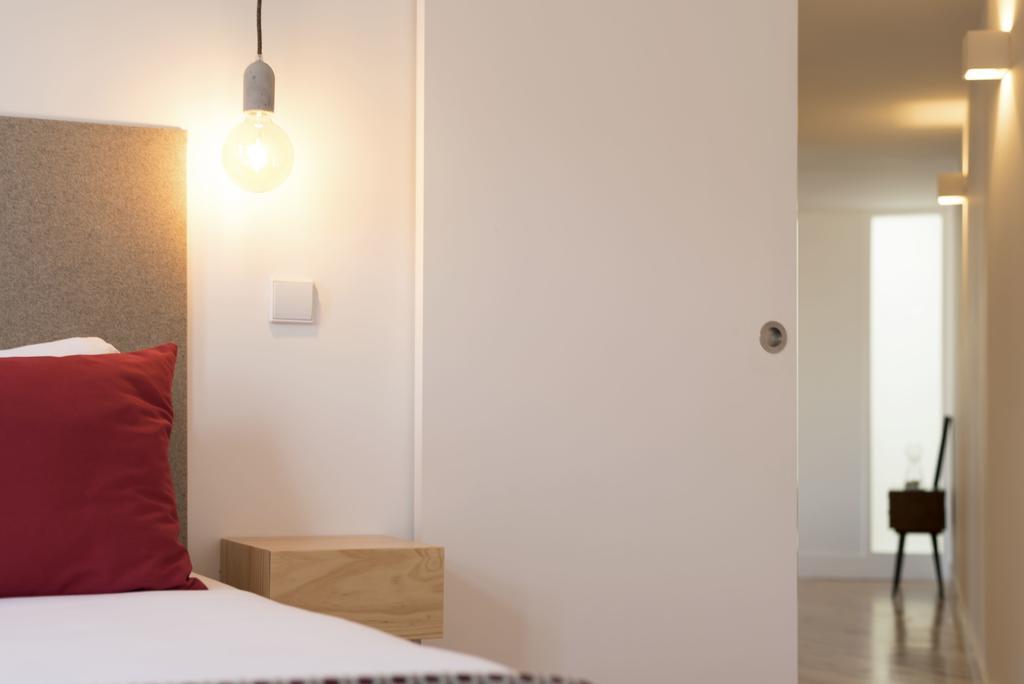 Lovelystay - Top Floor Balcony Apartment ポルト エクステリア 写真