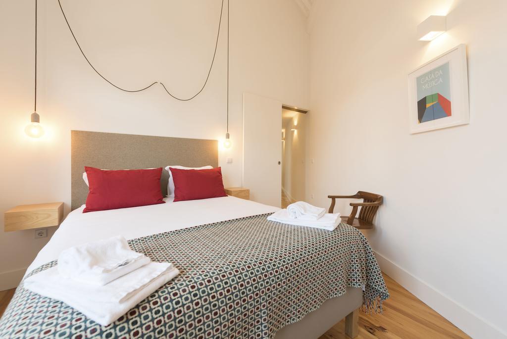 Lovelystay - Top Floor Balcony Apartment ポルト エクステリア 写真