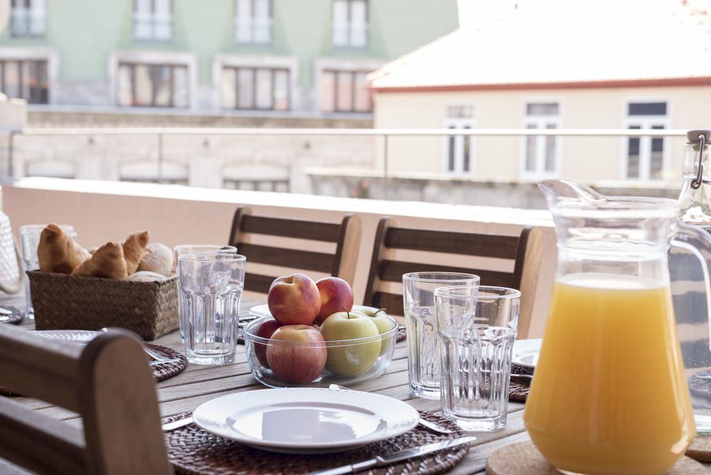 Lovelystay - Top Floor Balcony Apartment ポルト エクステリア 写真