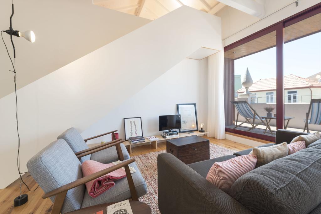Lovelystay - Top Floor Balcony Apartment ポルト エクステリア 写真