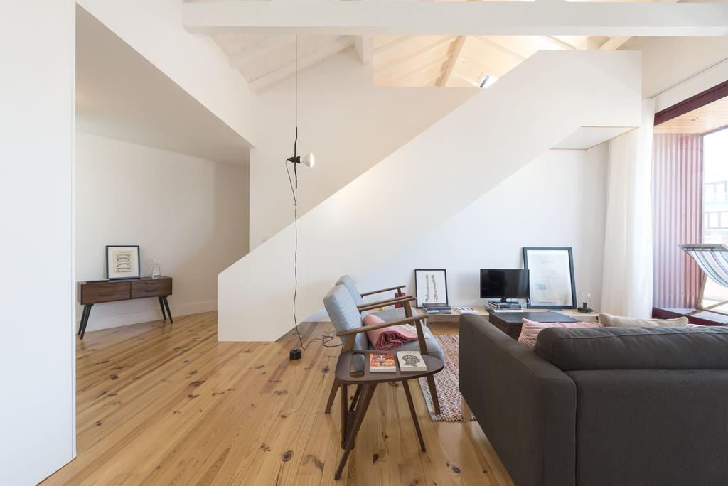 Lovelystay - Top Floor Balcony Apartment ポルト エクステリア 写真