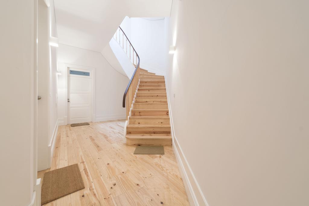 Lovelystay - Top Floor Balcony Apartment ポルト エクステリア 写真